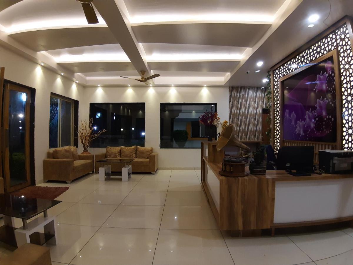 Hotel Great Annapurna Khuldabad Exterior photo